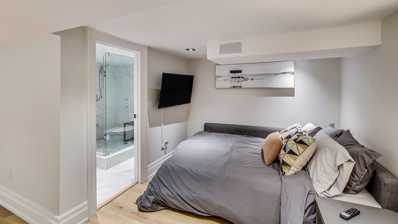 Photo of Bedroom in Yonge-Eglinton