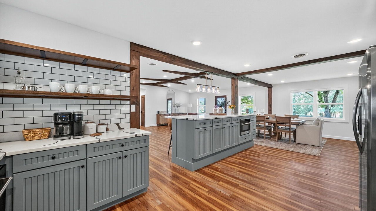 Photo of Kitchen in White Pine