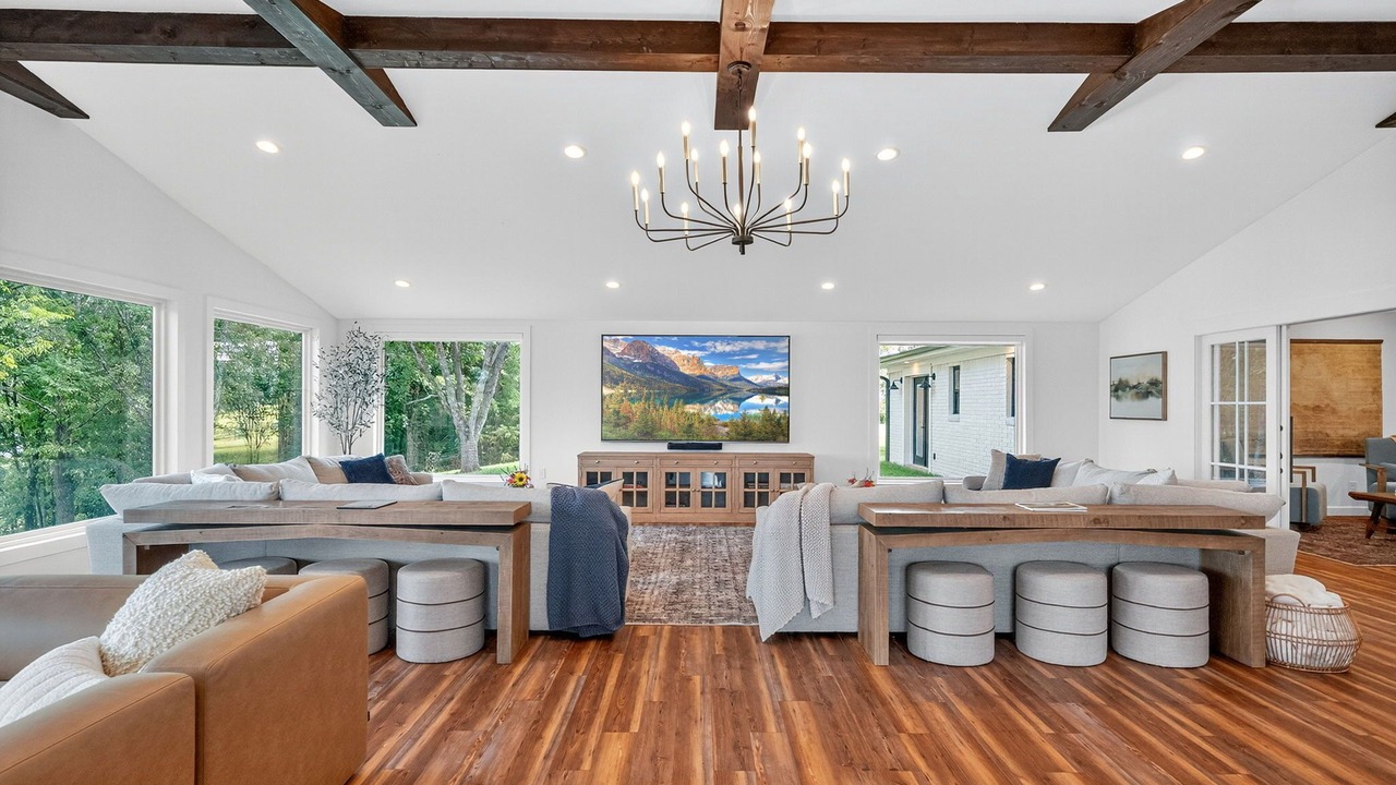 Photo of Livingroom in White Pine