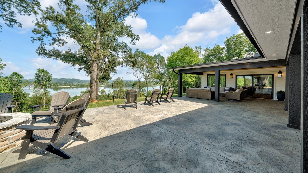 Photo of Patio Balcony in White Pine