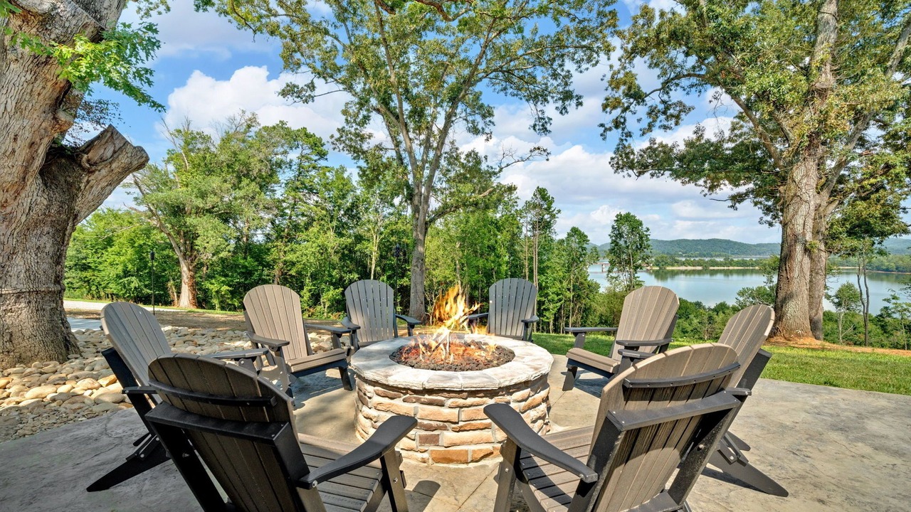 Photo of Patio Balcony in White Pine