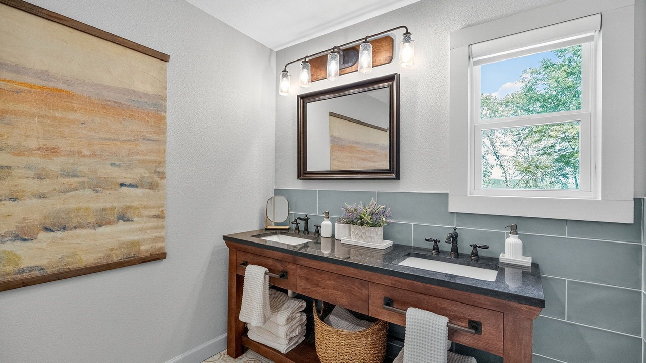 Photo of Bathroom in White Pine