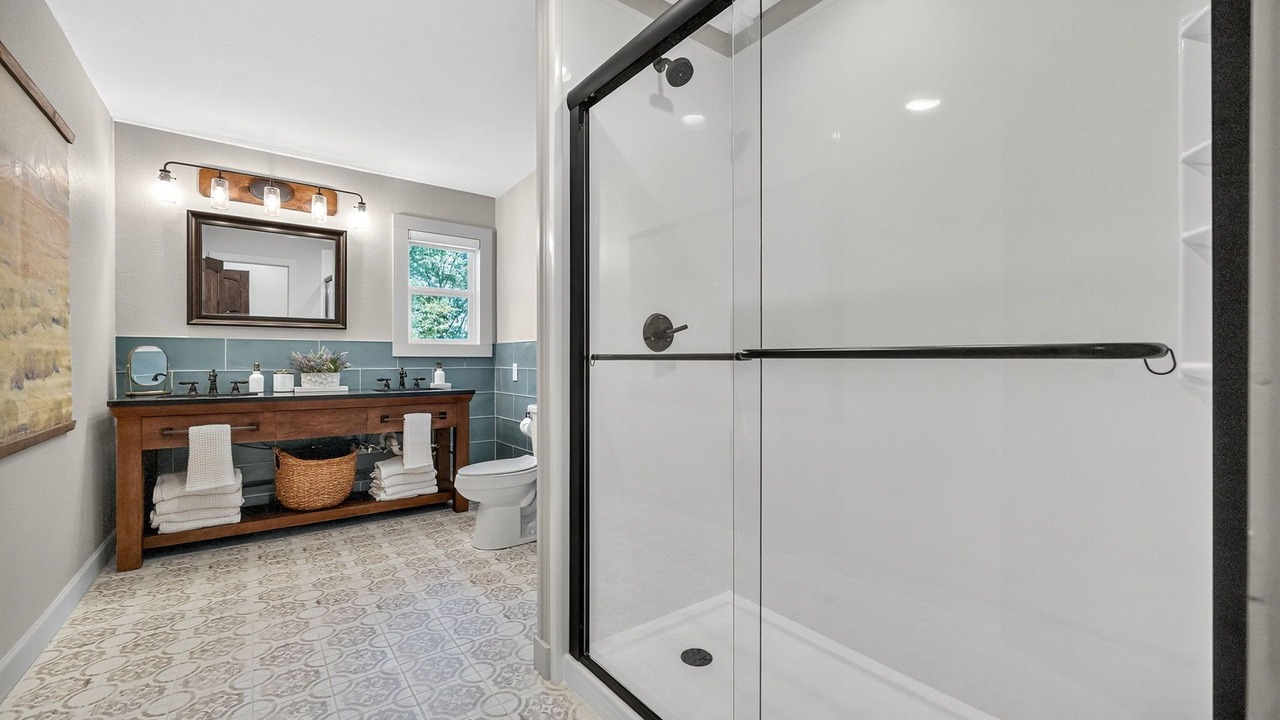 Photo of Bathroom in White Pine