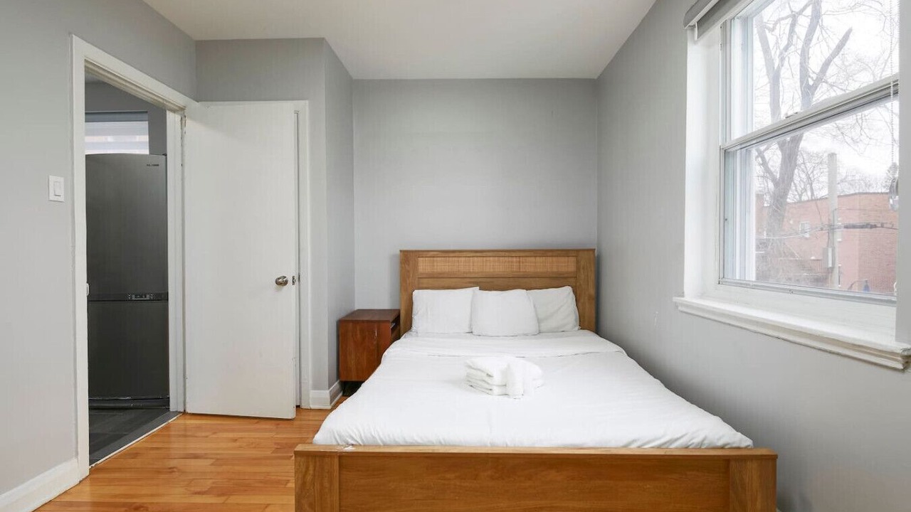 Photo of Bedroom in Cote-Des-Neiges—Notre-Dame-De-Grace