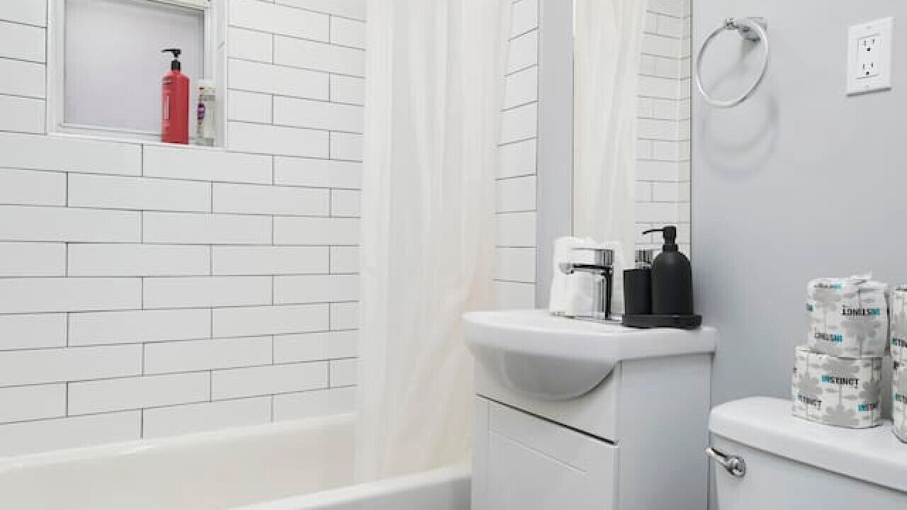 Photo of Bathroom in Cote-Des-Neiges—Notre-Dame-De-Grace