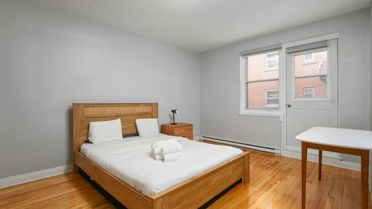 Photo of Bedroom in Cote-Des-Neiges—Notre-Dame-De-Grace