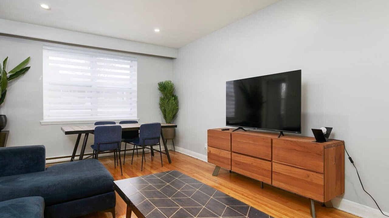 Photo of Livingroom in Cote-Des-Neiges—Notre-Dame-De-Grace