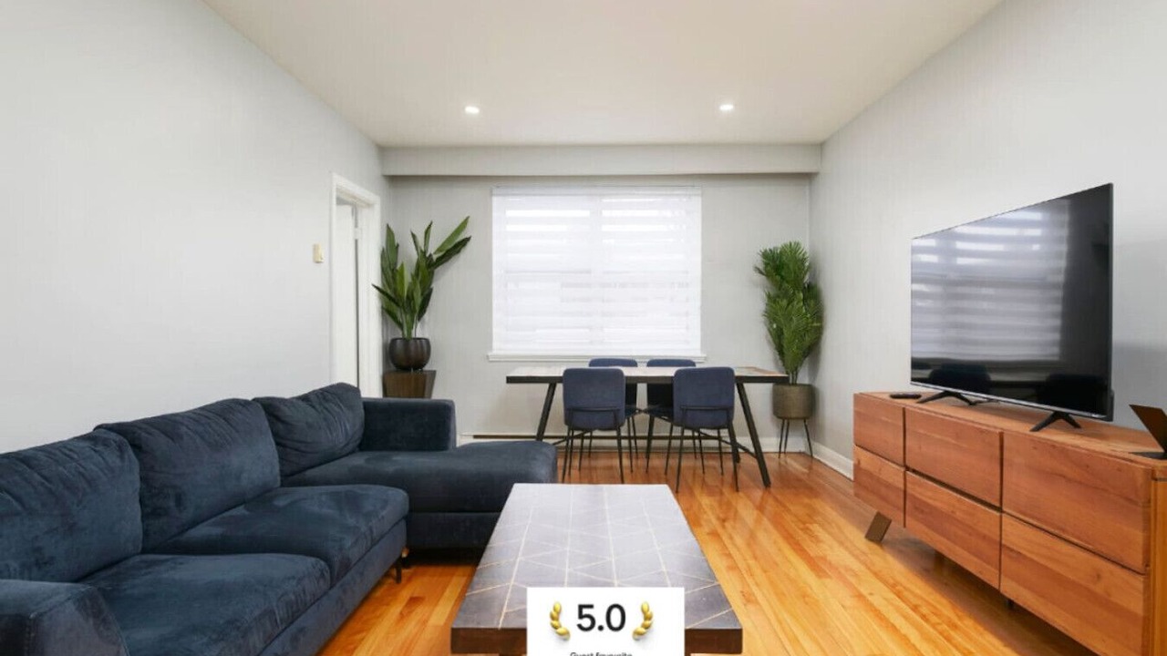 Photo of Livingroom in Cote-Des-Neiges—Notre-Dame-De-Grace