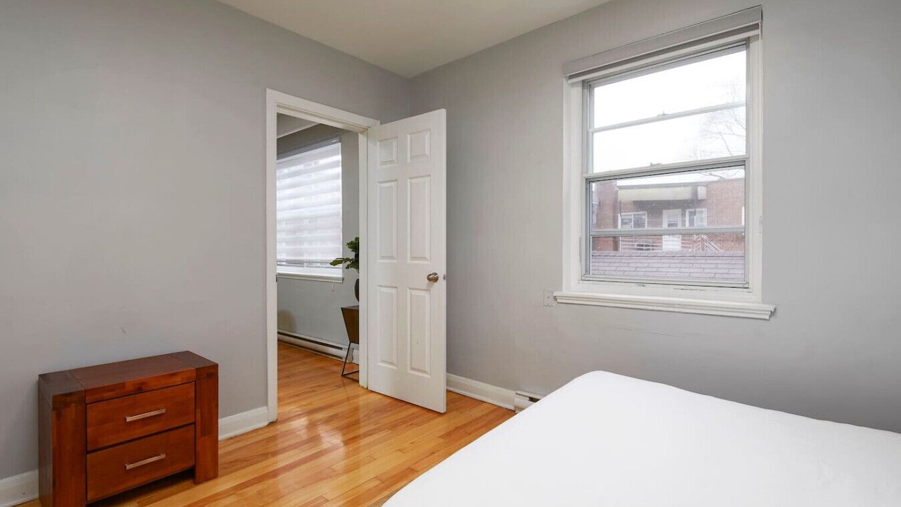 Photo of Bedroom in Cote-Des-Neiges—Notre-Dame-De-Grace