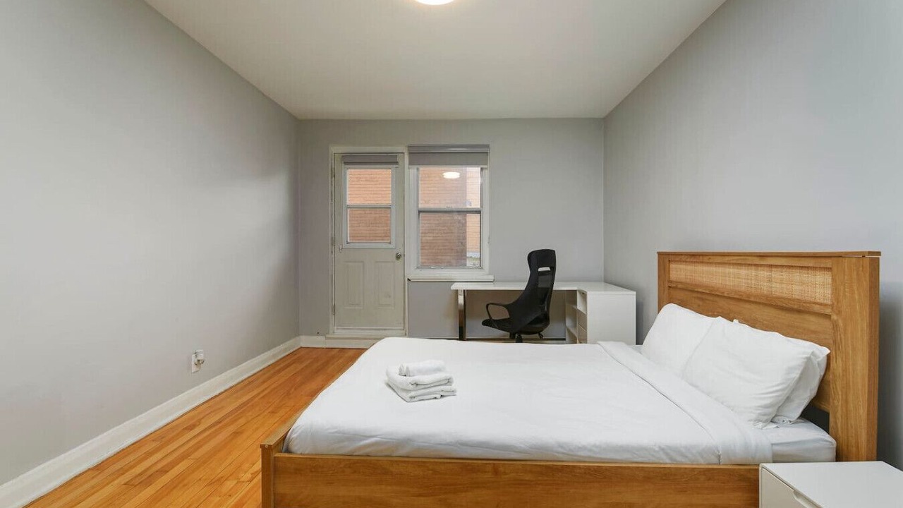 Photo of Bedroom in Cote-Des-Neiges—Notre-Dame-De-Grace