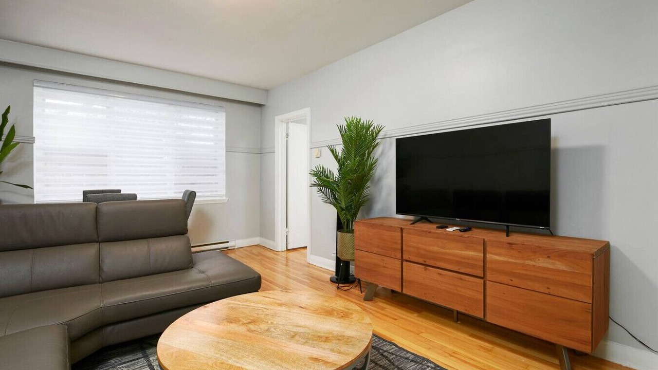 Photo of Livingroom in Cote-Des-Neiges—Notre-Dame-De-Grace
