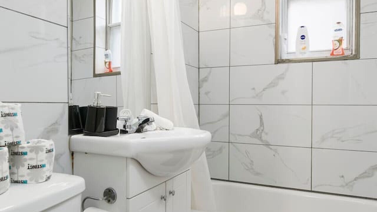 Photo of Bathroom in Cote-Des-Neiges—Notre-Dame-De-Grace