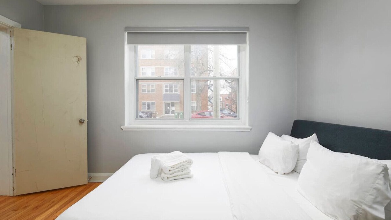 Photo of Bedroom in Cote-Des-Neiges—Notre-Dame-De-Grace