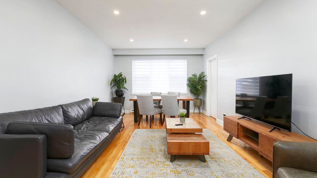 Photo of Livingroom in Cote-Des-Neiges—Notre-Dame-De-Grace