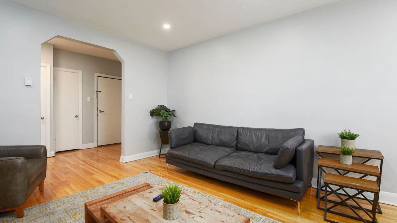 Photo of Livingroom in Cote-Des-Neiges—Notre-Dame-De-Grace