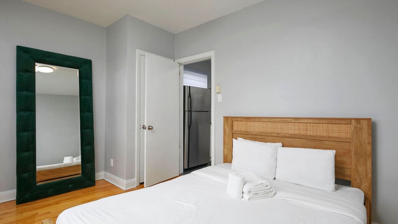 Photo of Bedroom in Cote-Des-Neiges—Notre-Dame-De-Grace