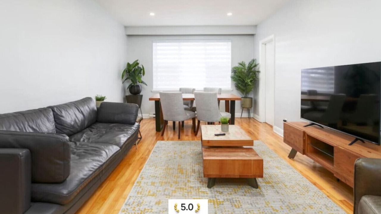 Photo of Livingroom in Cote-Des-Neiges—Notre-Dame-De-Grace