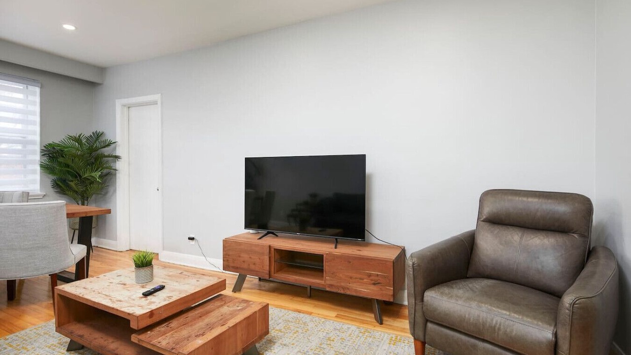 Photo of Livingroom in Cote-Des-Neiges—Notre-Dame-De-Grace