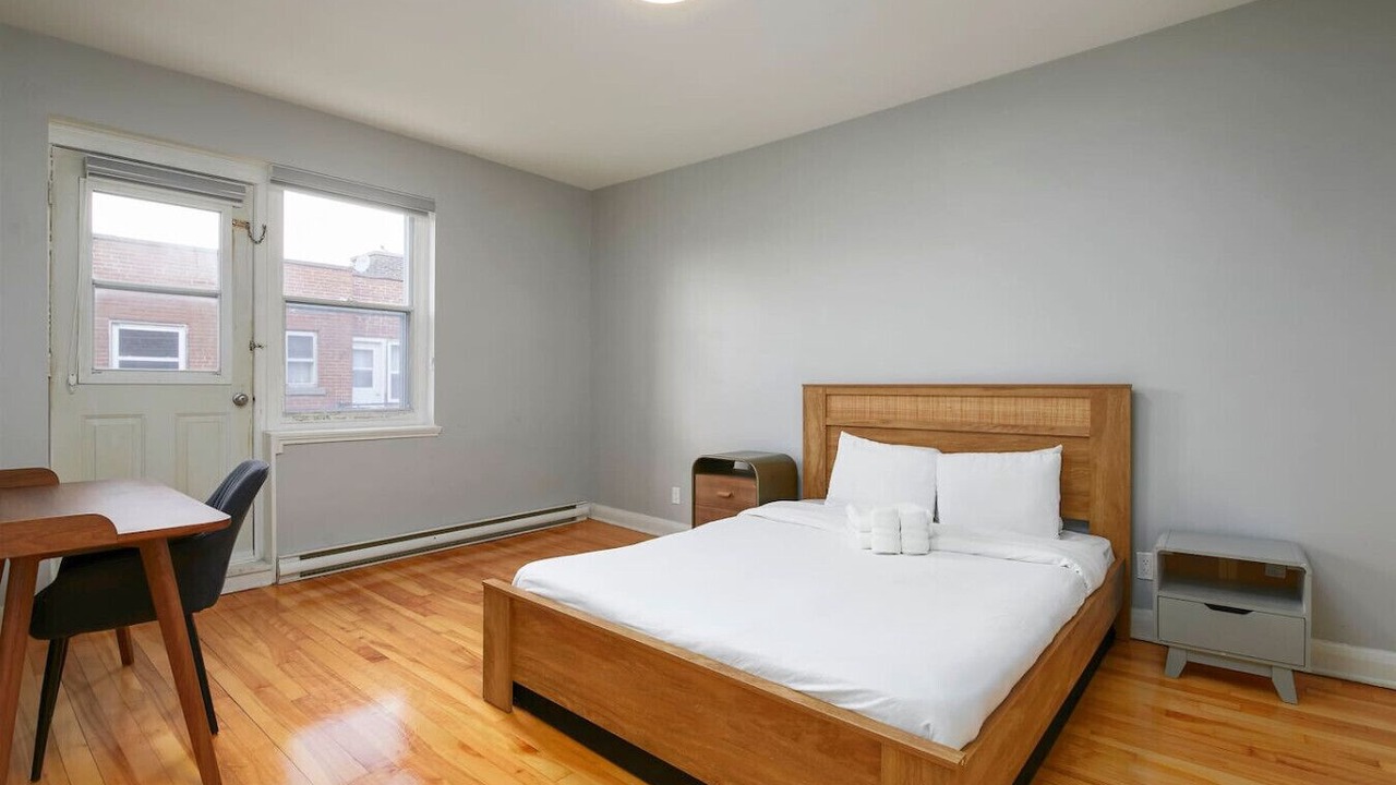Photo of Bedroom in Cote-Des-Neiges—Notre-Dame-De-Grace