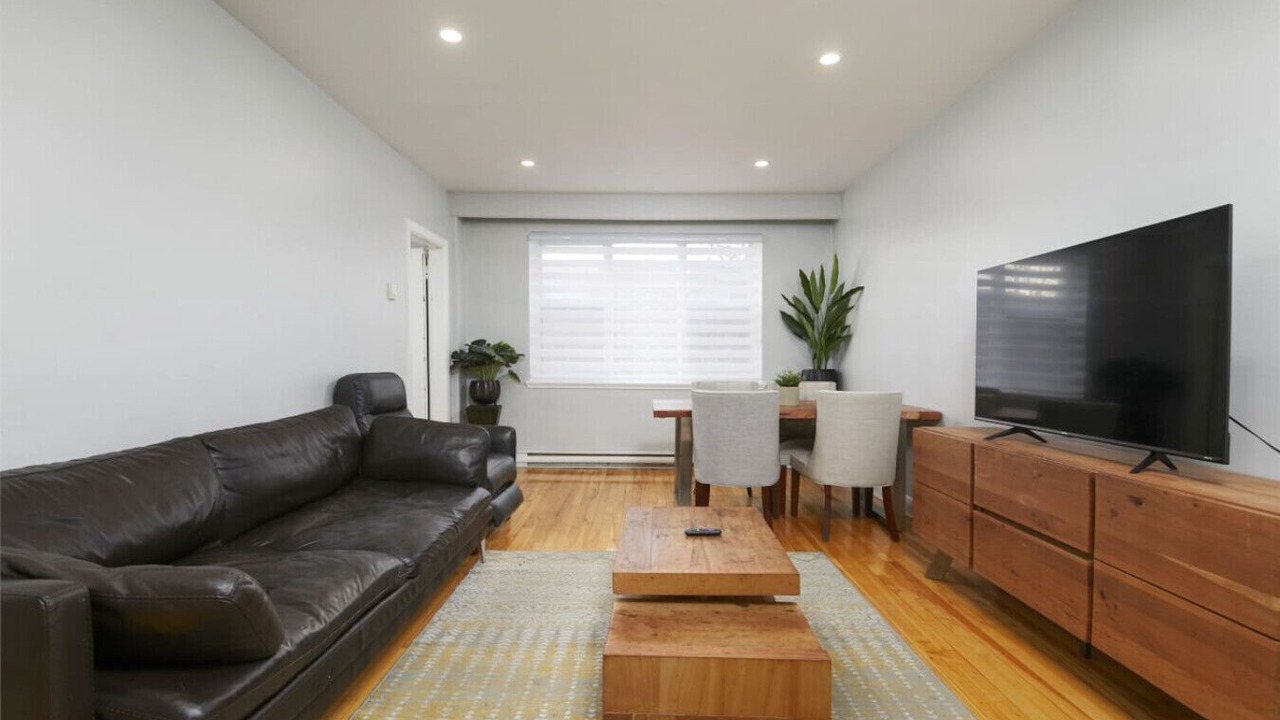 Photo of Livingroom in Cote-Des-Neiges—Notre-Dame-De-Grace