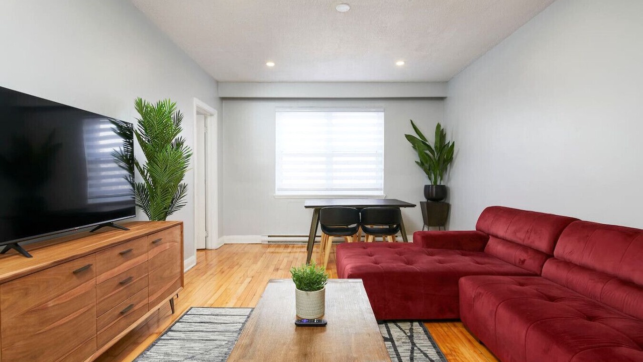 Photo of Livingroom in Cote-Des-Neiges—Notre-Dame-De-Grace