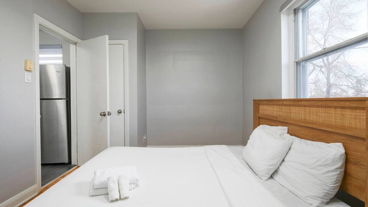 Photo of Bedroom in Cote-Des-Neiges—Notre-Dame-De-Grace