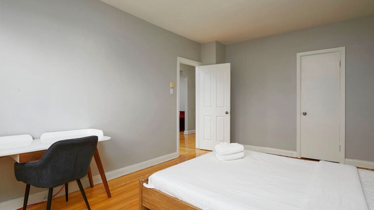 Photo of Bedroom in Cote-Des-Neiges—Notre-Dame-De-Grace