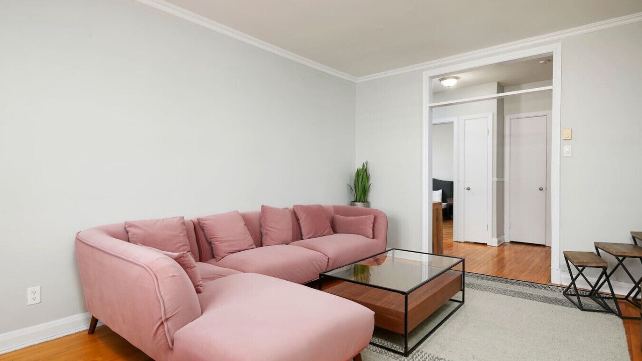 Photo of Livingroom in Cote-Des-Neiges—Notre-Dame-De-Grace