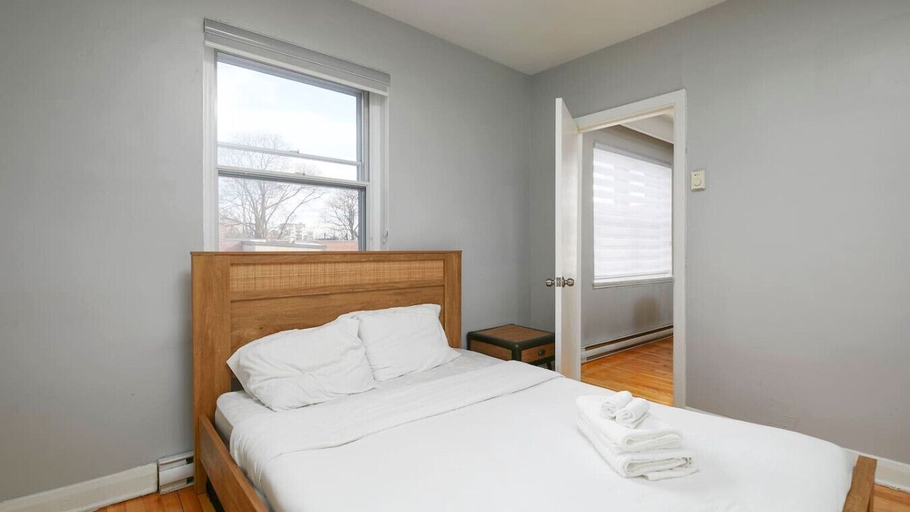 Photo of Bedroom in Cote-Des-Neiges—Notre-Dame-De-Grace