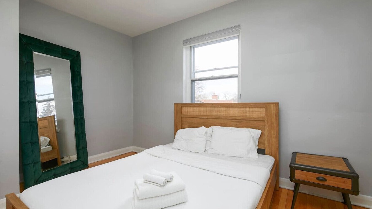Photo of Bedroom in Cote-Des-Neiges—Notre-Dame-De-Grace