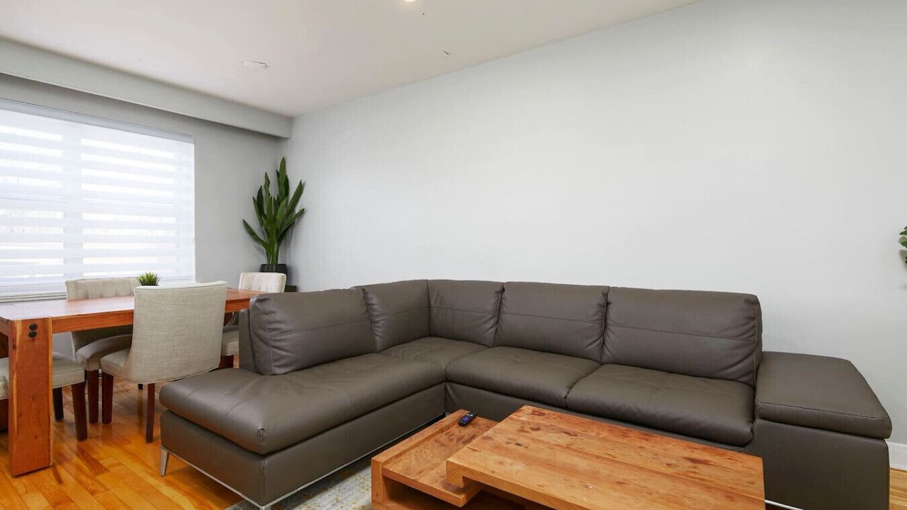 Photo of Livingroom in Cote-Des-Neiges—Notre-Dame-De-Grace