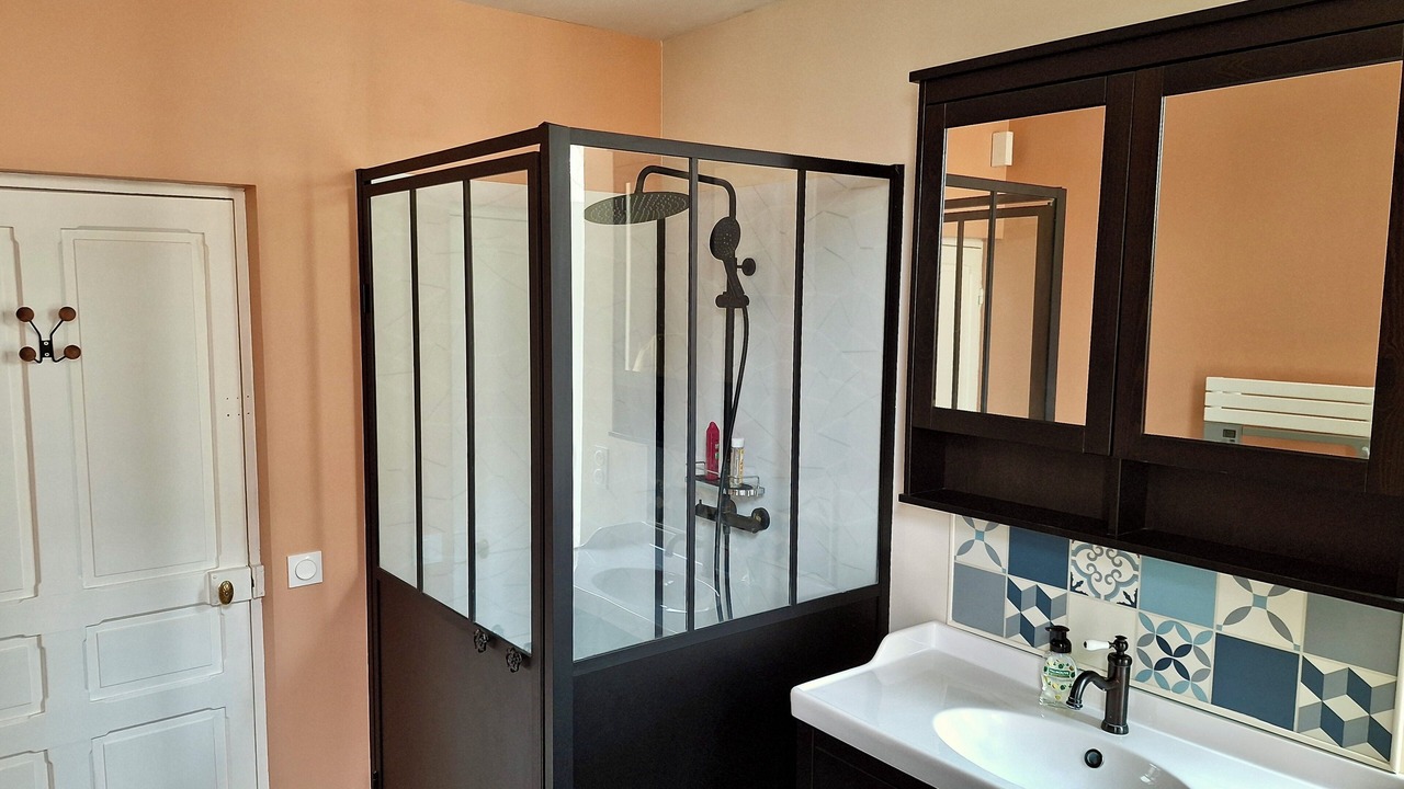 Photo of Bathroom in Montceau-les-Mines