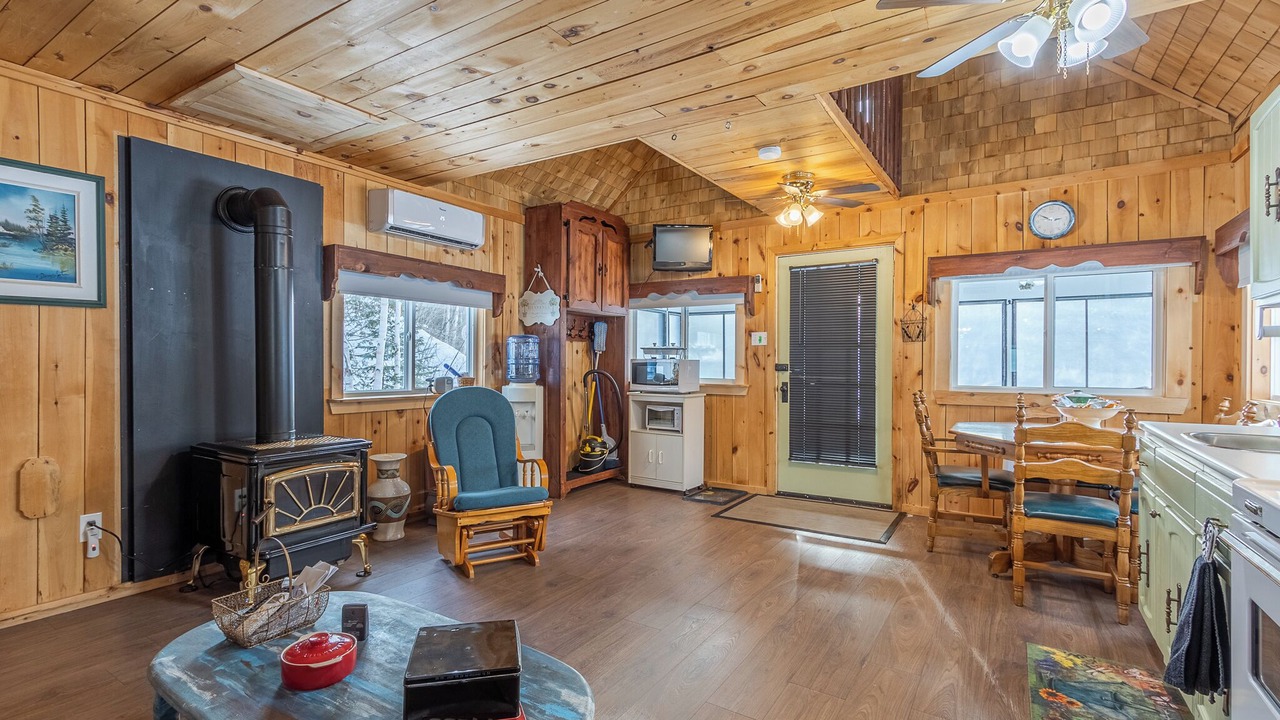 Photo of Livingroom in Gloucester County