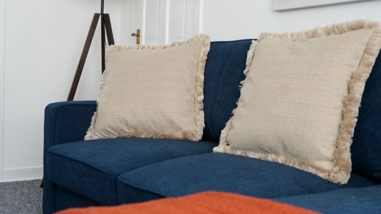 Photo of Livingroom in Tillicoultry