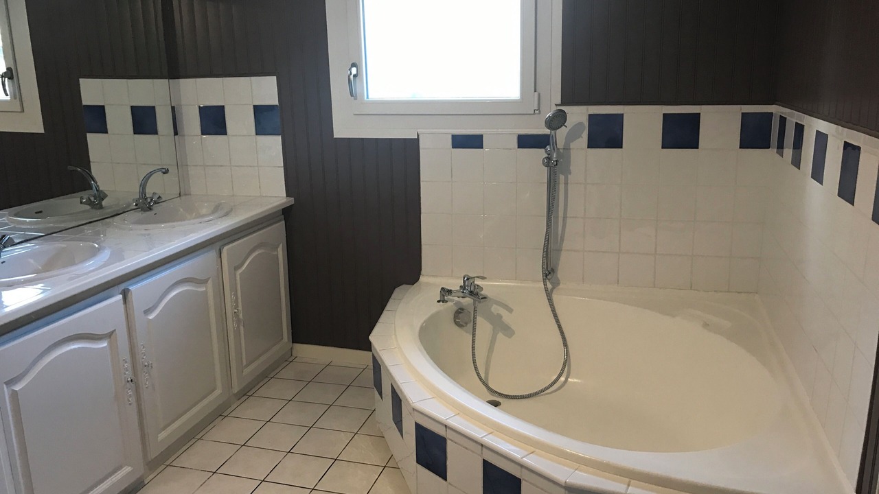 Photo of Bathroom in Le Heron