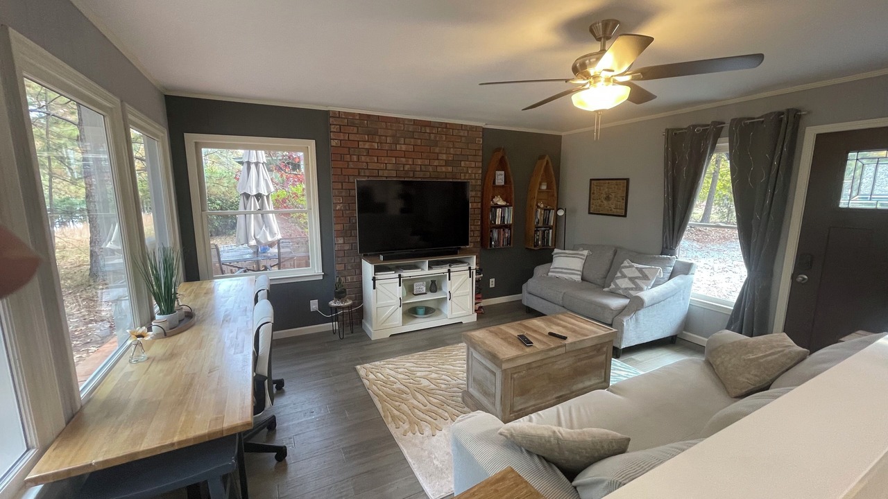 Photo of Livingroom in Reed Creek