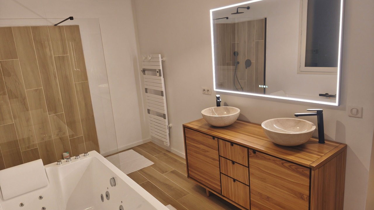 Photo of Bathroom in Saint-Benoit-de-Carmaux