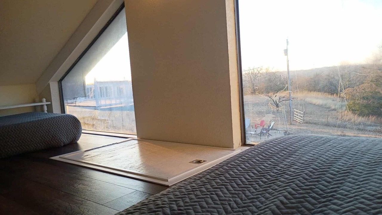Photo of Bedroom in Sulphur