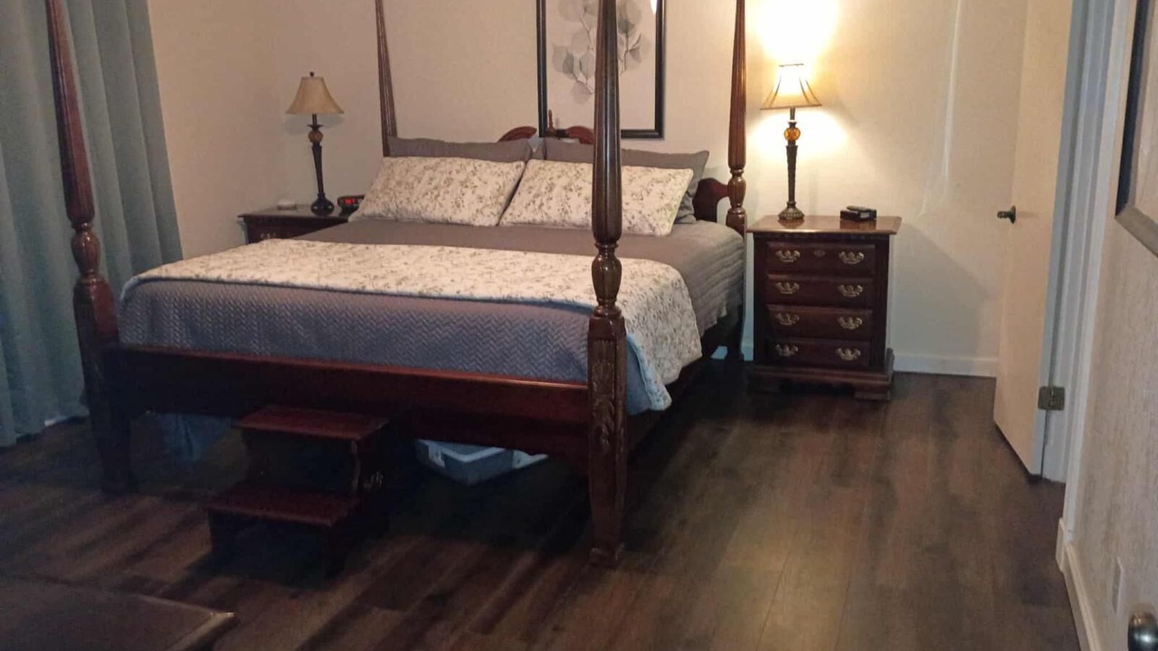 Photo of Bedroom in Sulphur