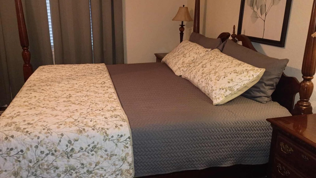 Photo of Bedroom in Sulphur