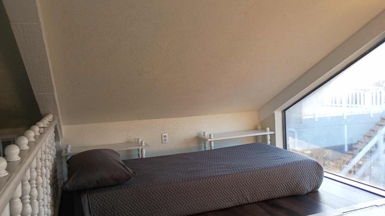 Photo of Bedroom in Sulphur