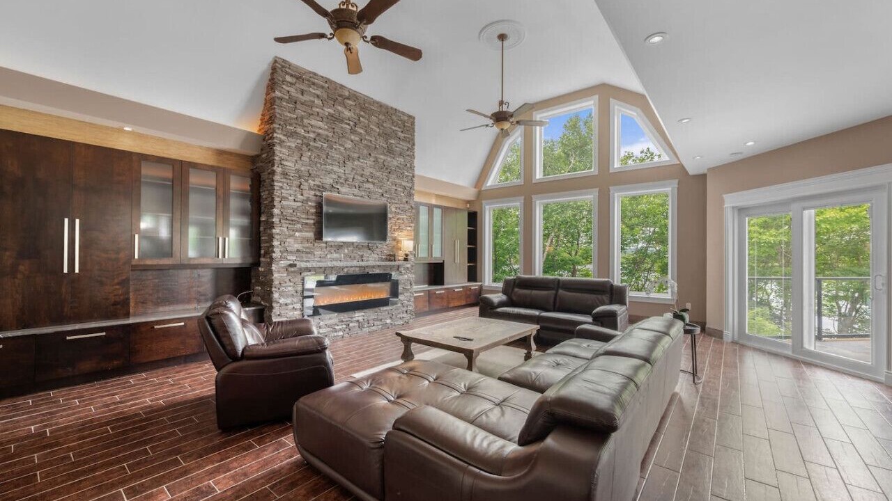 Photo of Livingroom in Halifax County
