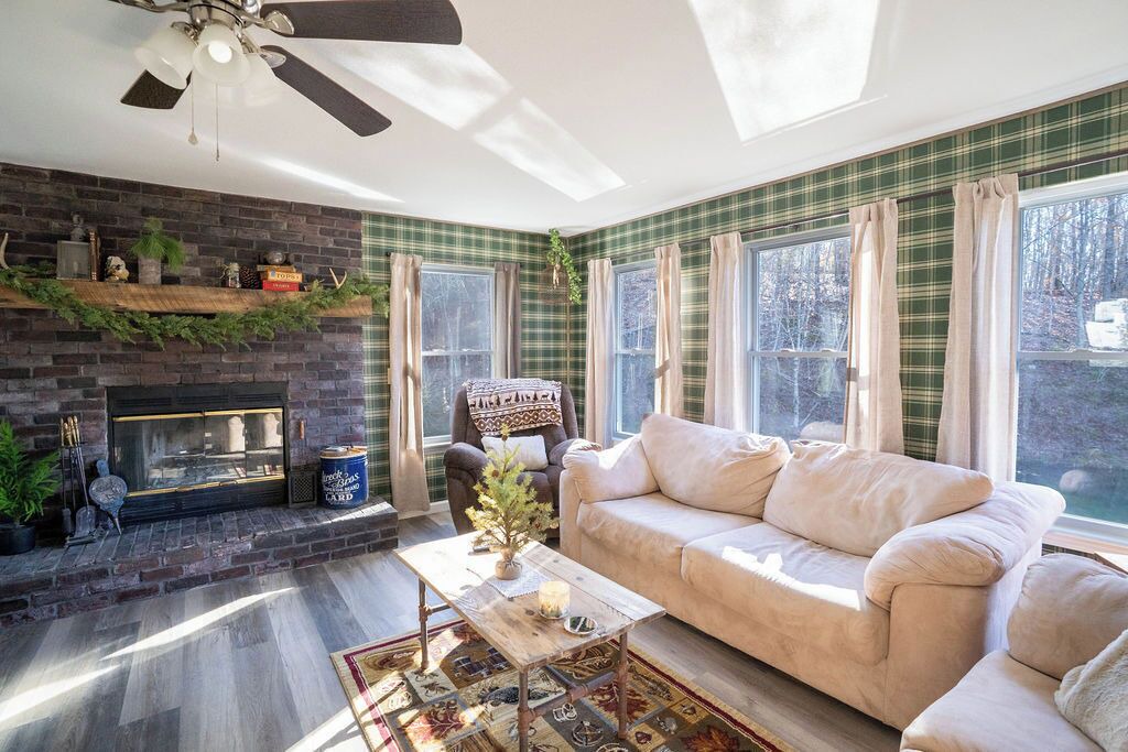 Photo of Livingroom in Fredericktown