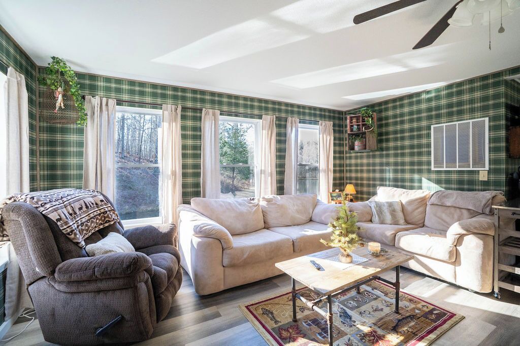 Photo of Livingroom in Fredericktown