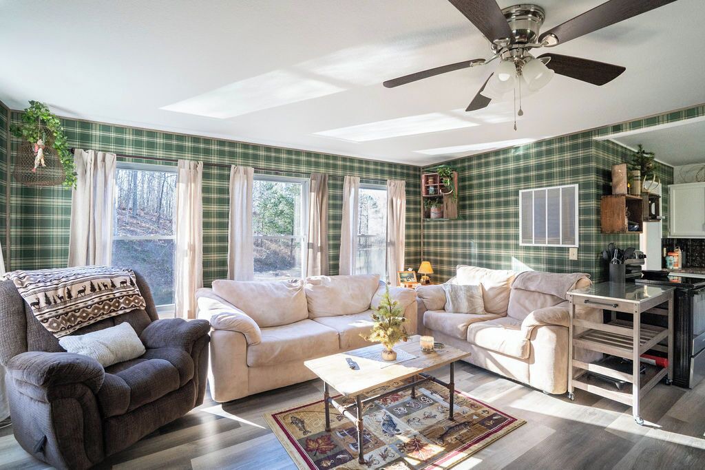 Photo of Livingroom in Fredericktown