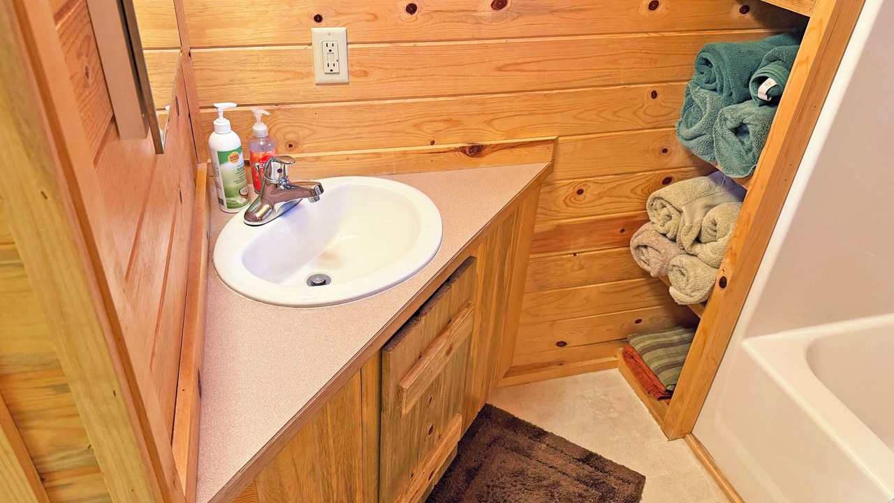 Photo of Bathroom in Crescent