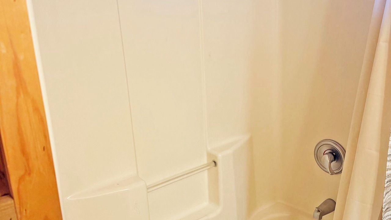 Photo of Bathroom in Crescent