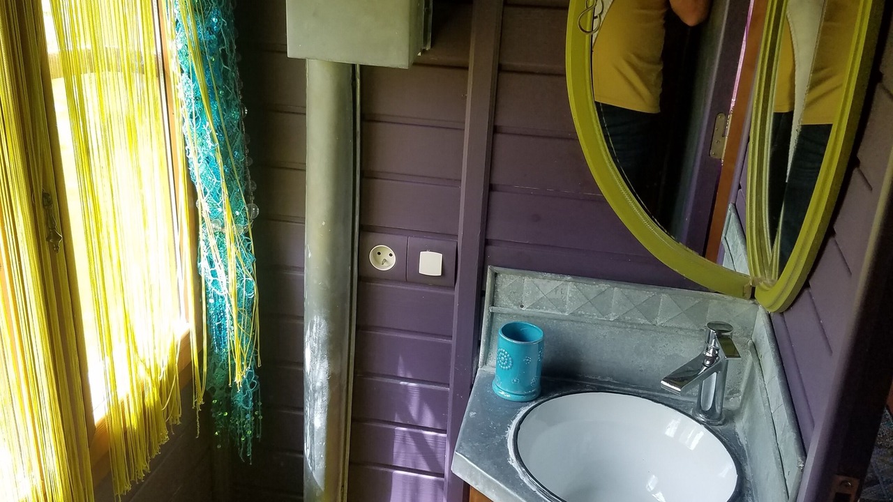 Photo of Bathroom in Pugnac