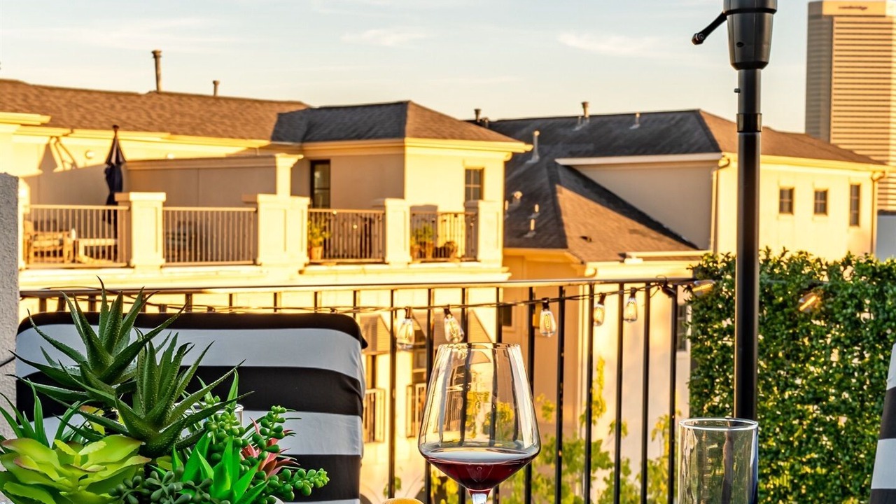 Photo of Patio Balcony in Washington Ave./ Memorial Park
