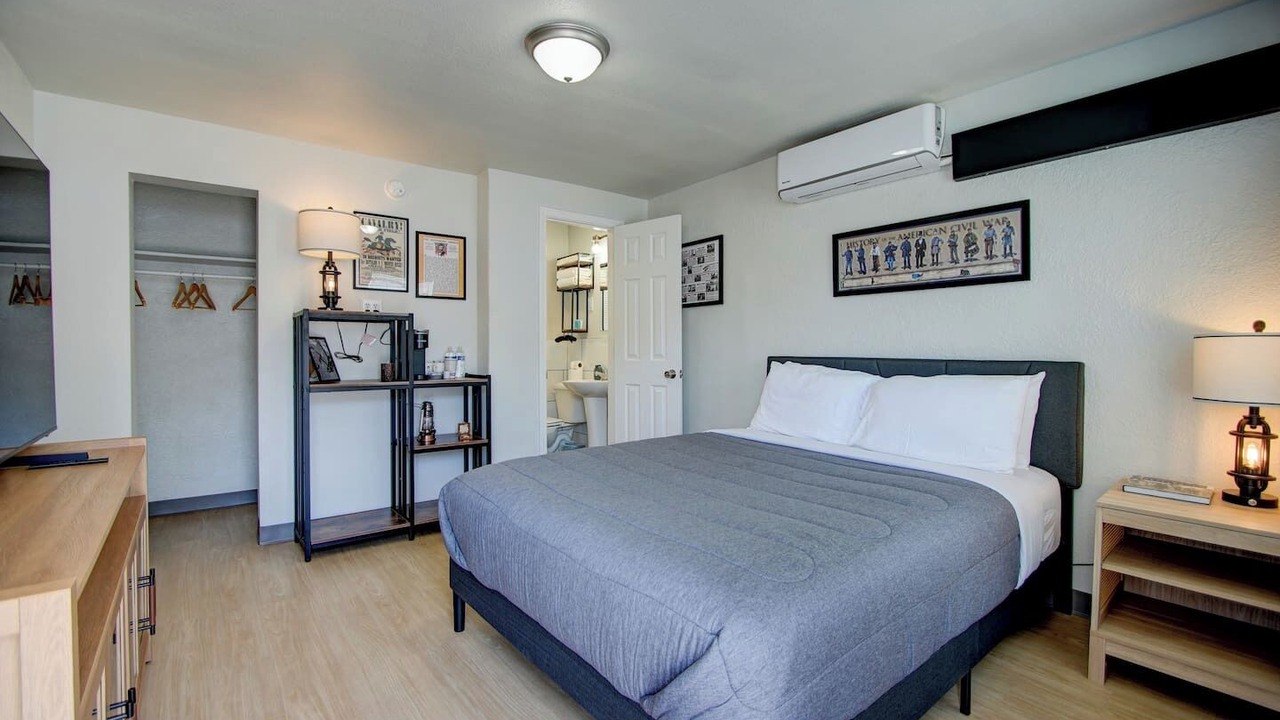 Photo of Bedroom in Hot Springs